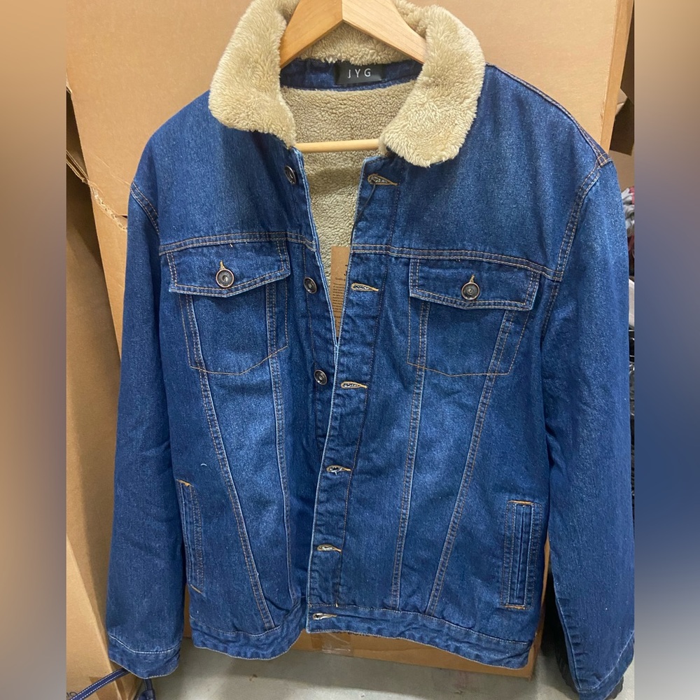 Men’s denim jacket with faux fur